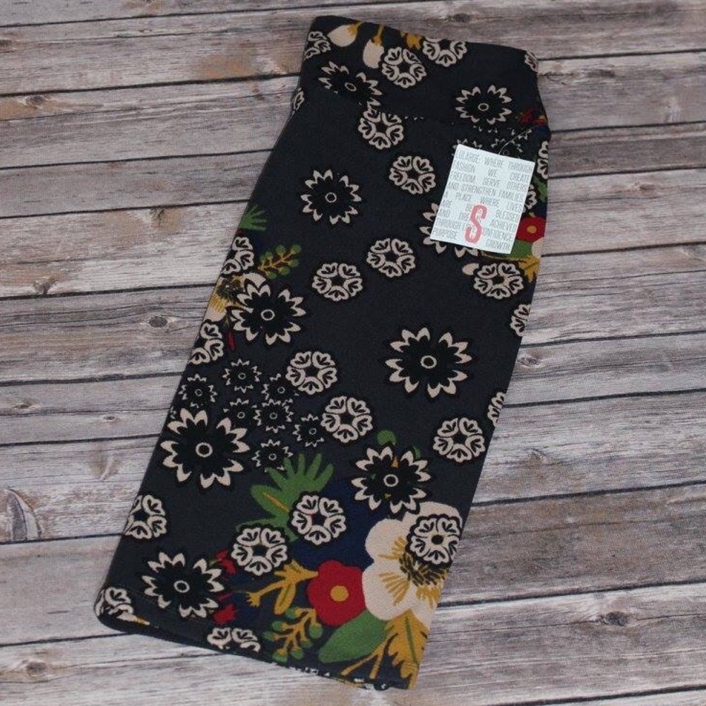 LuLaRoe S Cassie Skirt NWT